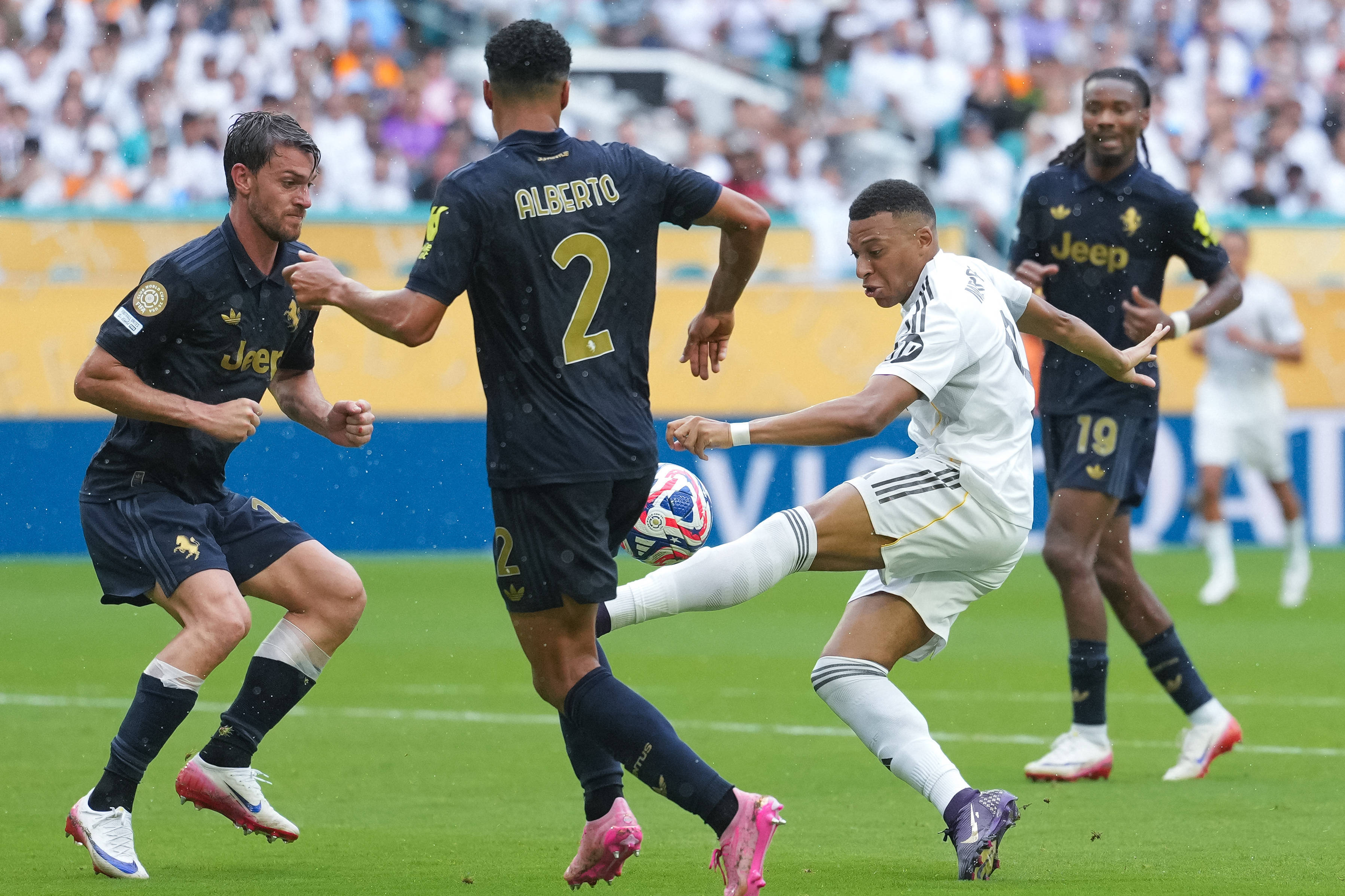 hth华体会-关于澳大利亚队不断突破！，姆巴佩连续十五场比赛得分超过战术调整赛场气氛高涨的信息