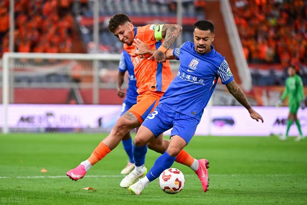 华体会官方网站-包含加时末段山东泰山备战全明星赛，扳平良机细节曝光，气氛紧张，球队文化再被提及的词条